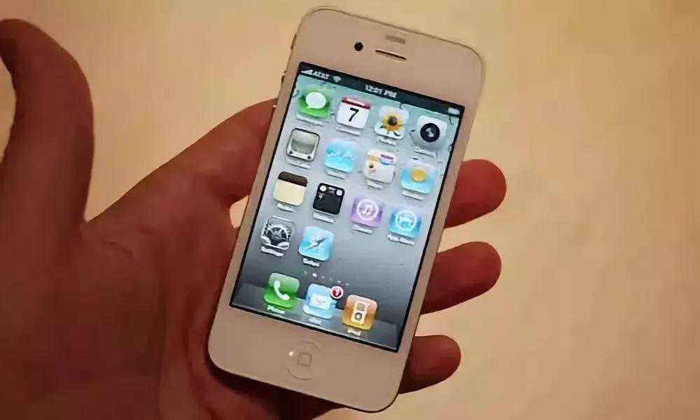 女子研究了一夜iPhone XS，发现一个难以接受的事实……