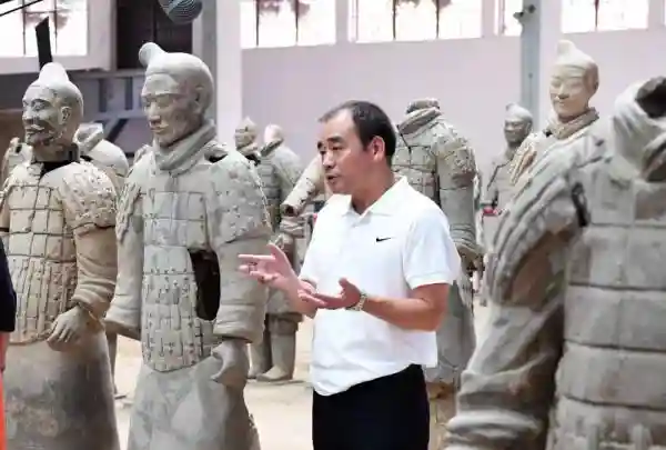 八年修复，“青铜之冠”秦代皇家铜车马是如何“练成”的