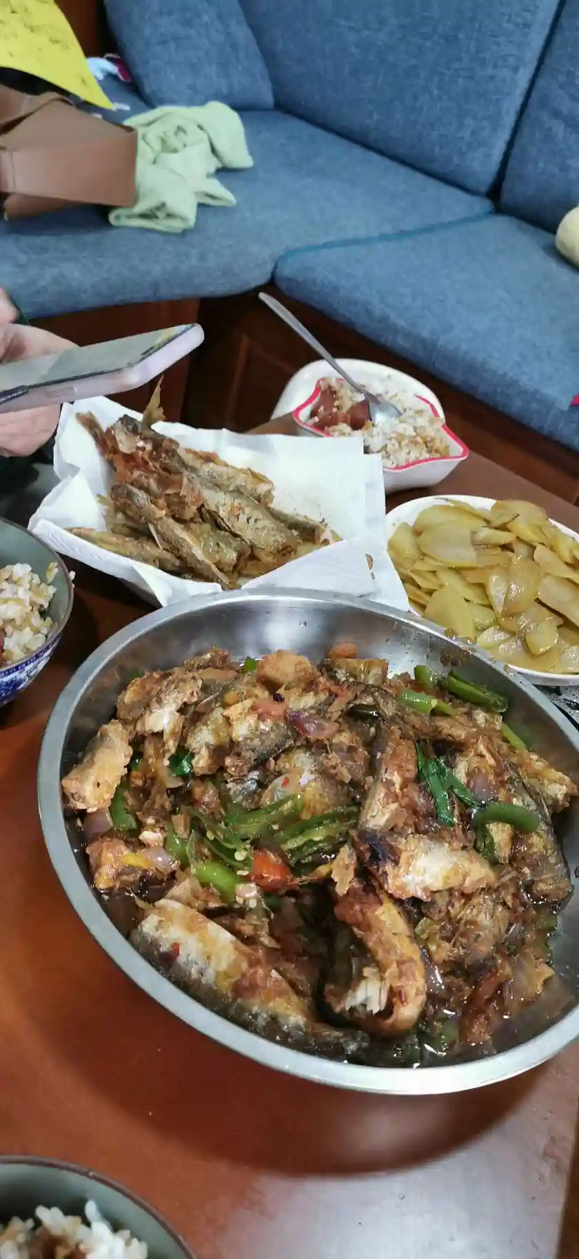 水库钓鲮鱼钓位如何选择？求大师解答