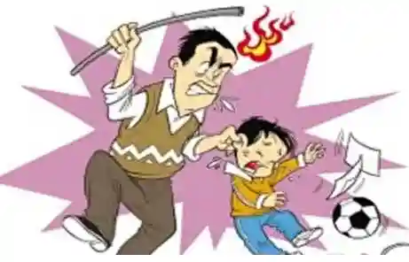 打了顽皮的孙子，心情十分复杂。儿媳竟说我打错了