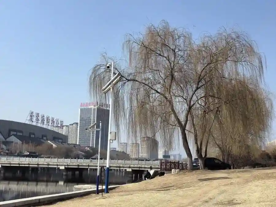 河边钓鱼、赏喷泉的多了！今天泰安暖阳照耀，最高18℃！